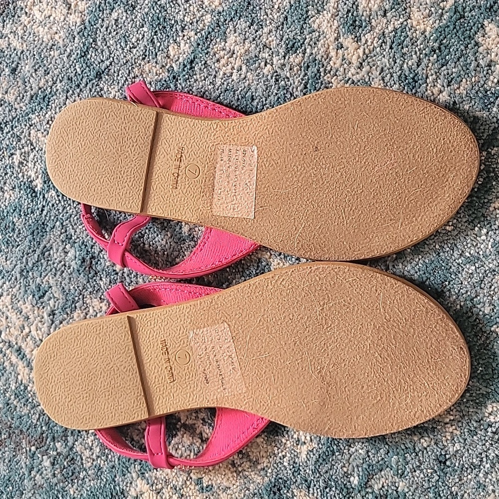 Sandles - Picture 2 of 2